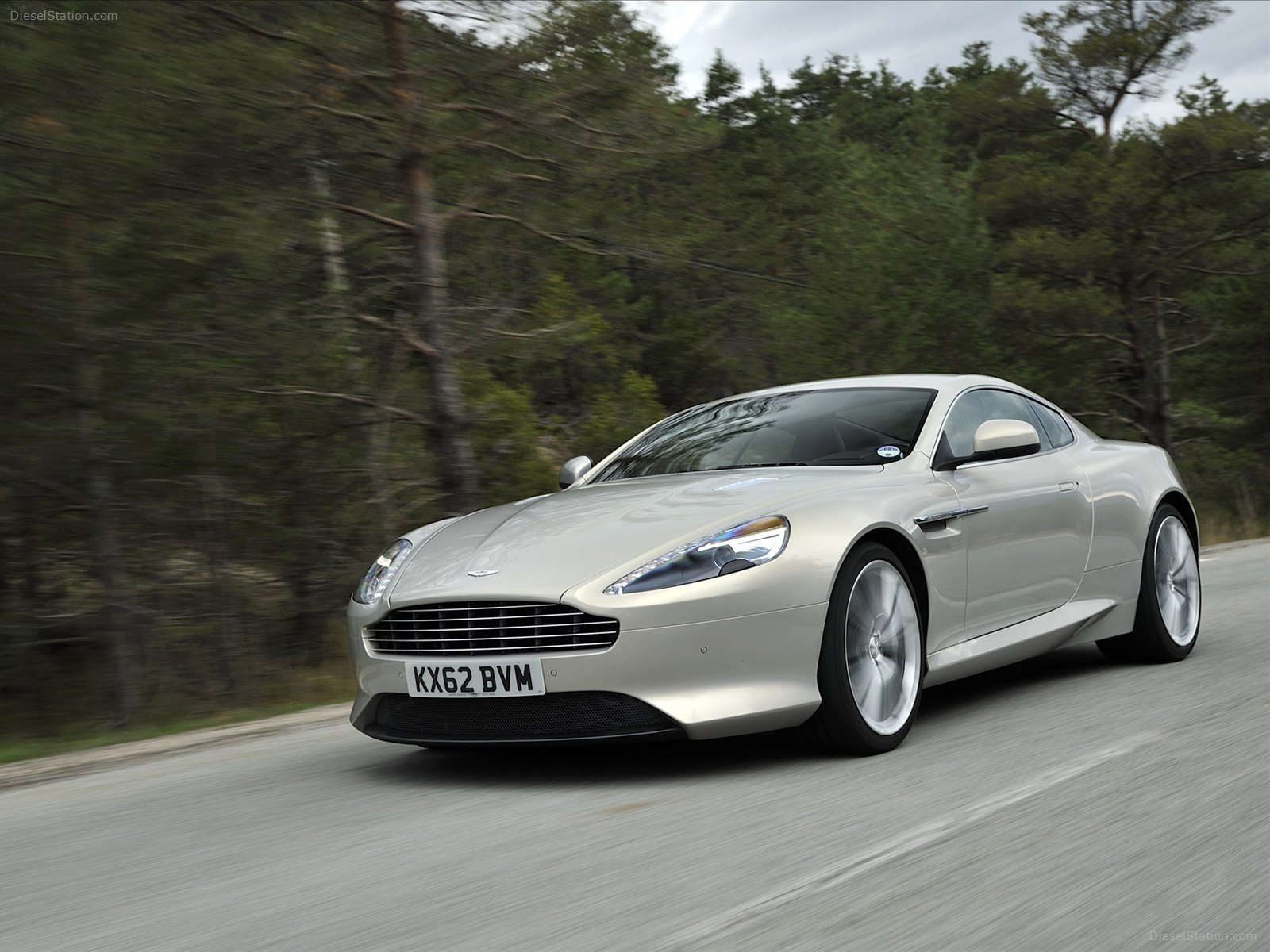 Aston Martin DB9 2013